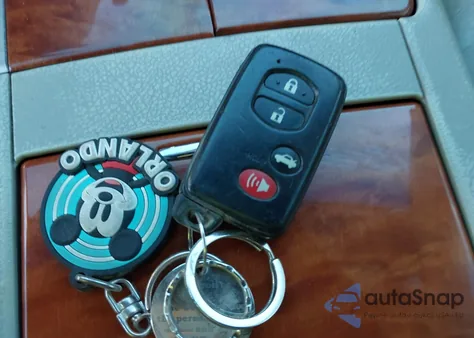 2011 Toyota Camry Xle z USA, uszkodzony, nr VIN 4T4BF3EK4BR135207